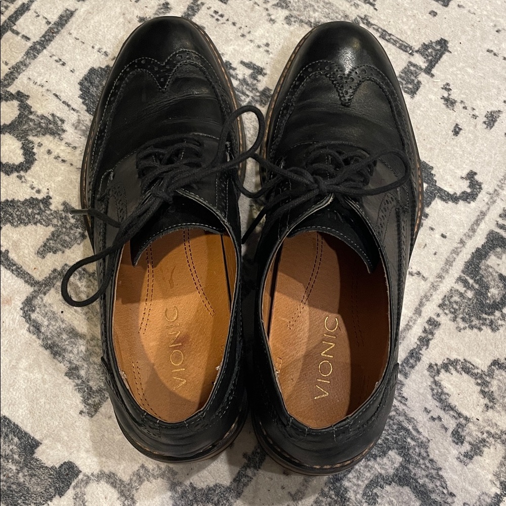 Vionic Bruno Wingtip Shoes - Picture 4 of 8